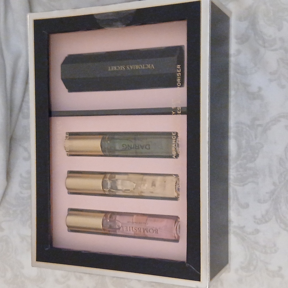 Victoria’s Secret travel fragrance set
